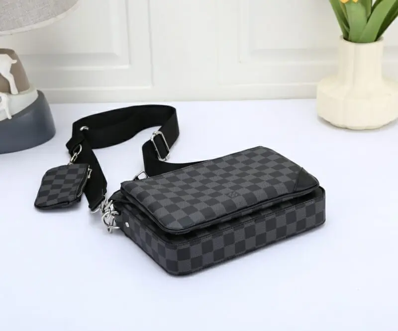 louis vuitton mini sac a main pour homme s_11b56b63